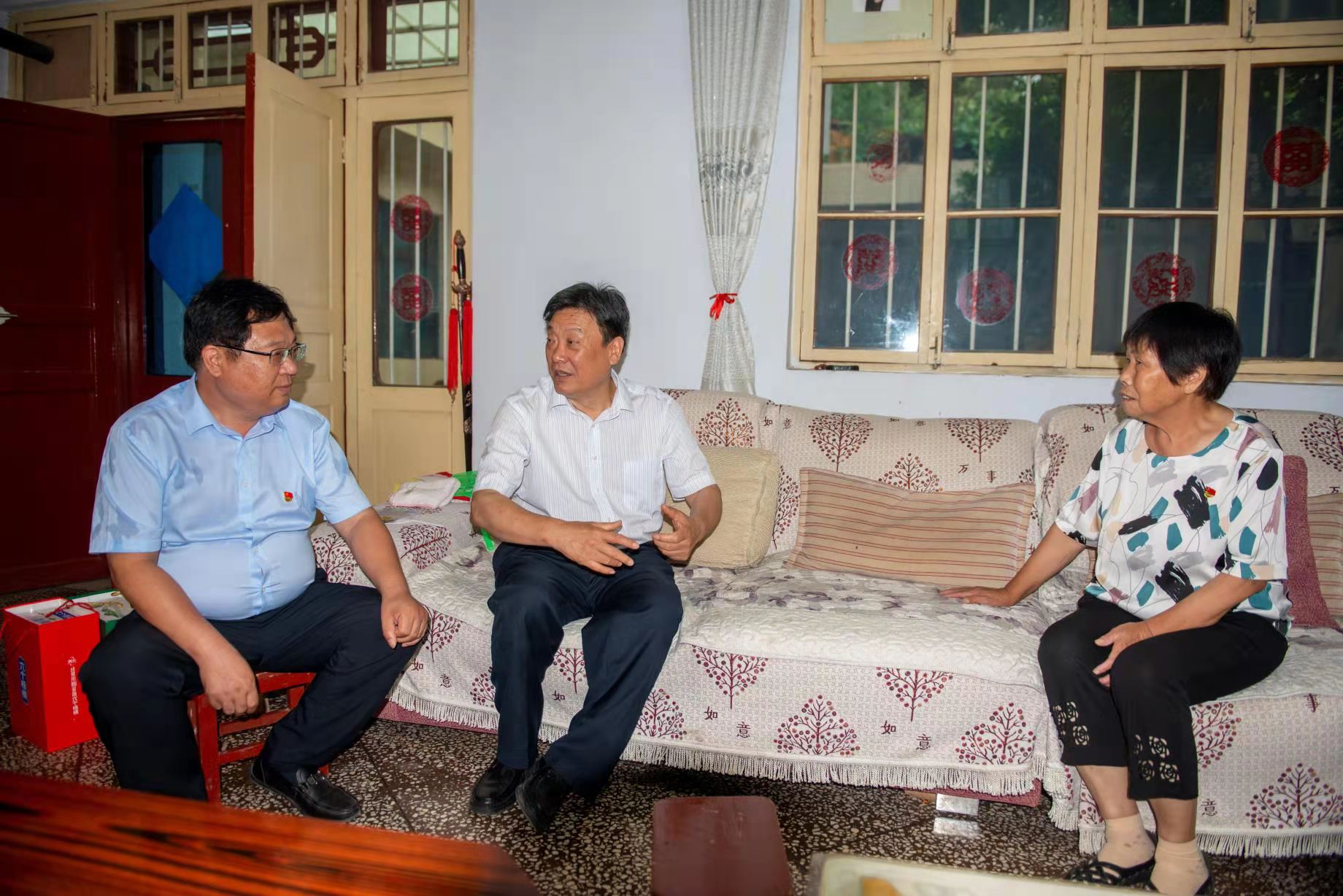 卢远会长到承留镇孔庄村李翠兰家中慰问